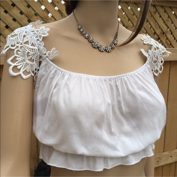 boutique Tops - CROCHET CAP SLEEVE CROP TOP